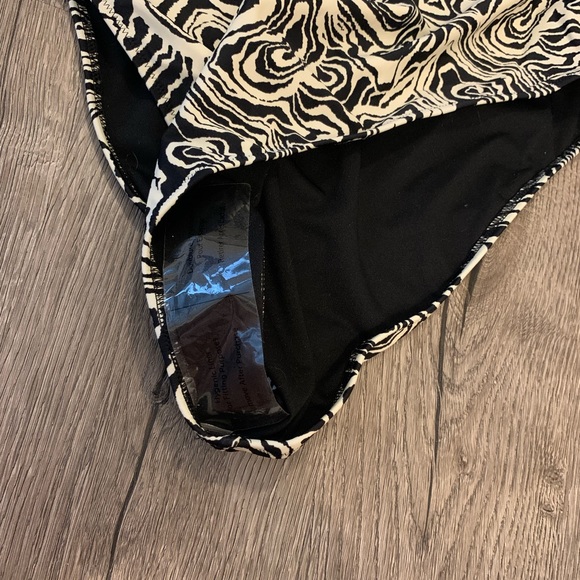 NWT La Senza bathing suit - Picture 5 of 7